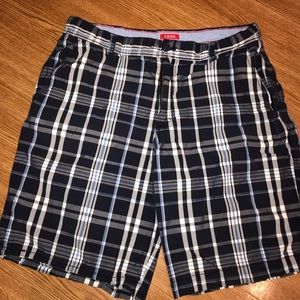 Men’s plaid shorts